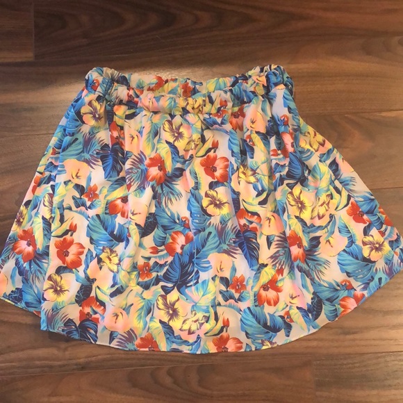 Floral print skirt 🌺 - Picture 1 of 3